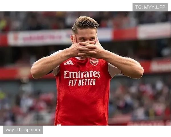 利物浦崩盘危机？战术失误暴露防守漏洞，豪华阵容却难保争冠地位！